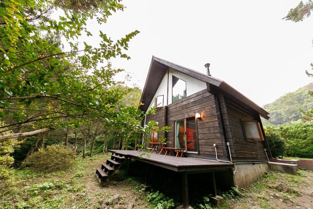ログハウスせせらぎ Tsuru Extérieur photo