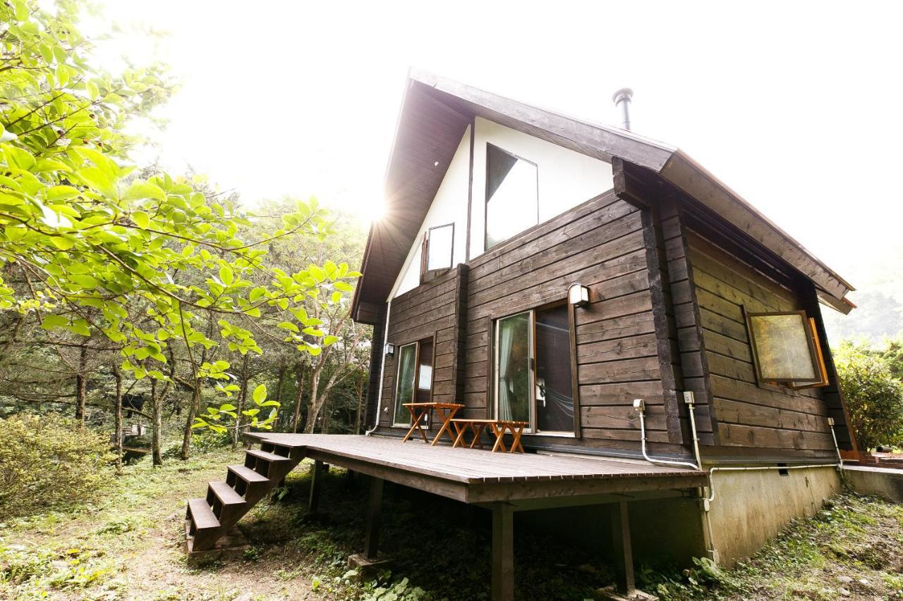ログハウスせせらぎ Tsuru Extérieur photo